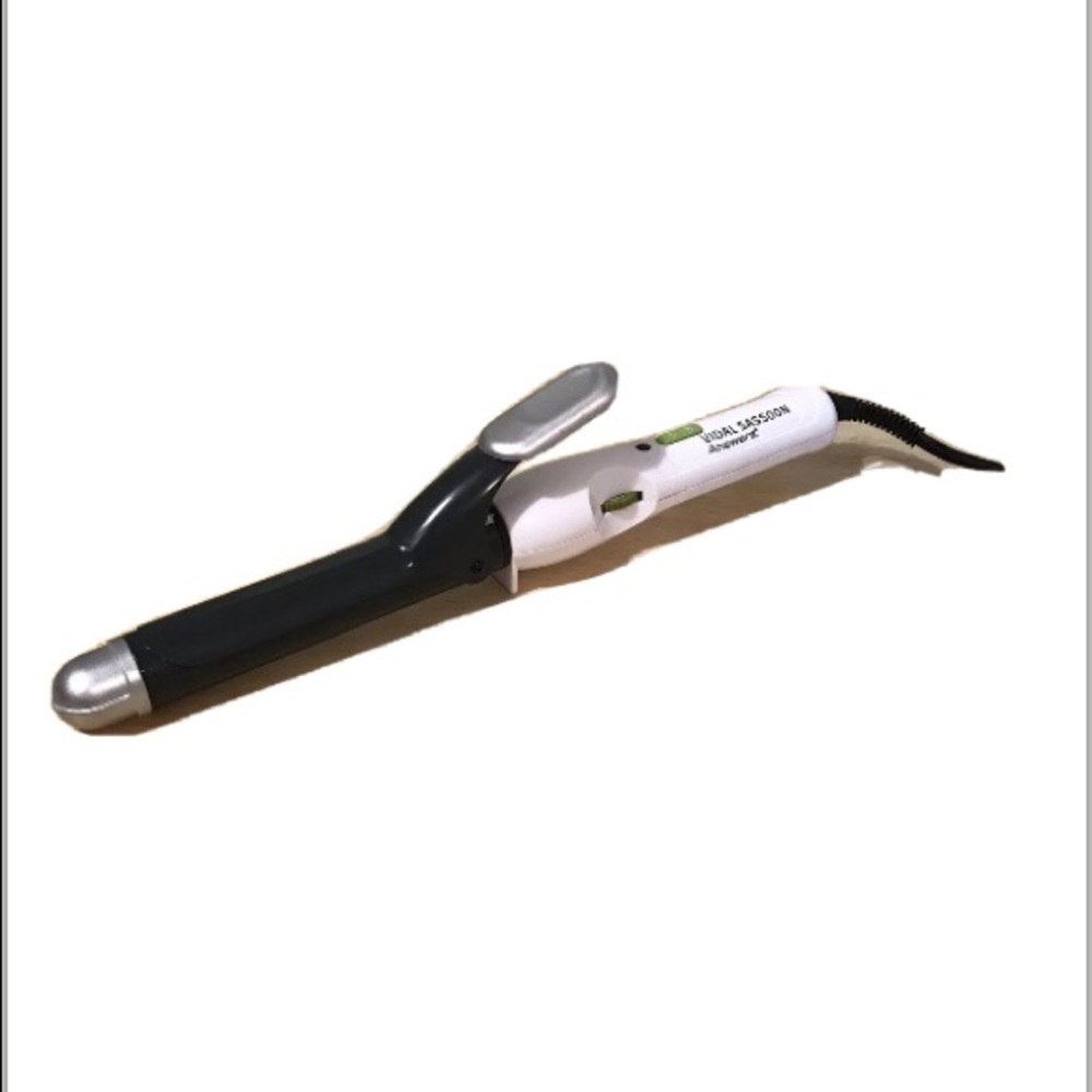 VIDAL SASSOON VSR 1502. 3/4”BARREL CURLING IRON.